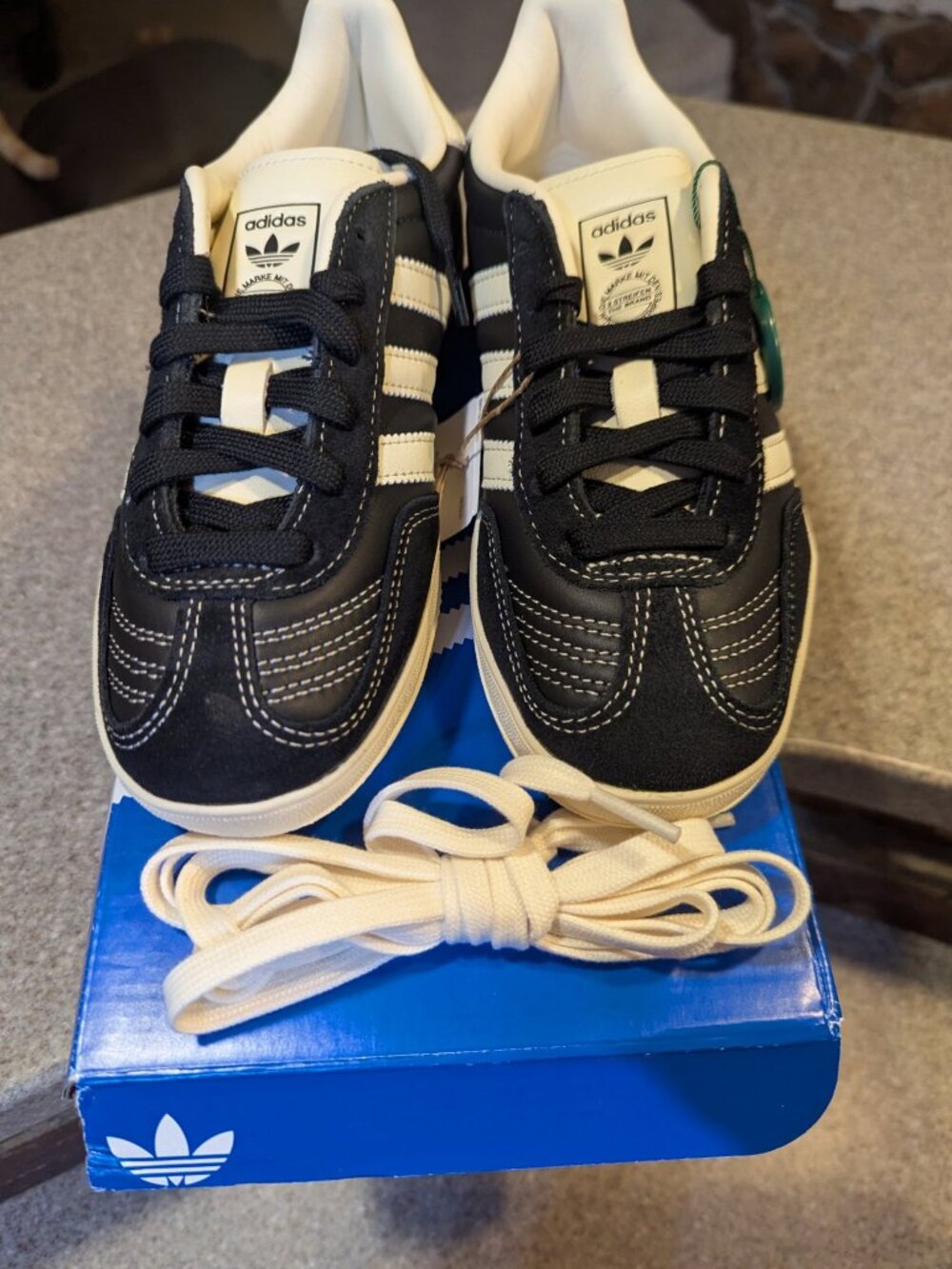 Adidas Gazelle Indoor J Youth 4 Black Cream New in Box
